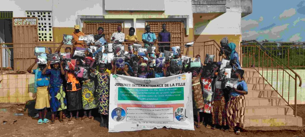 Formation et équipement des jeunes filles et fille mère sur la fabrication des serviettes hygiénique lavable.